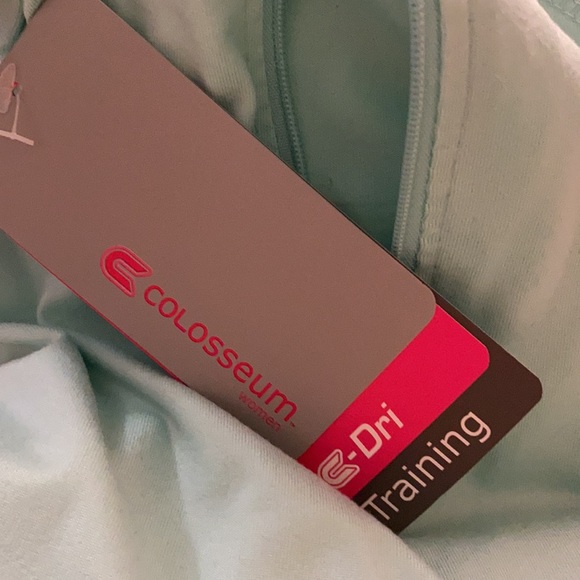 NWT exercise top - Picture 8 of 8